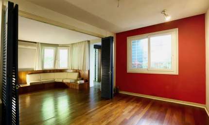 Casa no Bairro Petrópolis em Porto Alegre - Rua calma junto Av. Protásio Alves