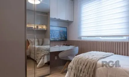 Apartamento com 2 quartos, suíte, vaga de garagem, churrasqueira - 56m² no bairro São João, Porto Alegre/RS