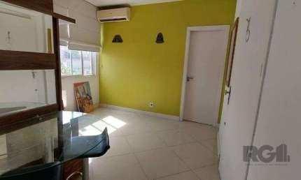 Excelente apartamento de 30m² com 1 dormitório no Centro Histórico.