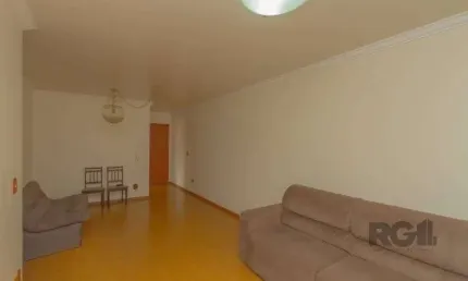 Excelente apartamento de 99m² com 3 dormitórios no bairro Petrópolis.