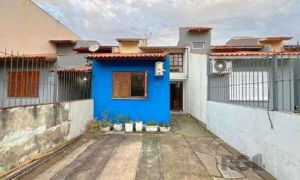Casa em Porto Alegre, no bairro Hípica, com 2 dormitório(s), e 2 banheiros, à venda.
