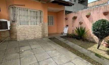 Casa em Porto Alegre, no bairro Hípica, com 2 dormitório(s), e 2 banheiros, à venda.