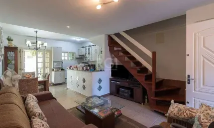 Casa para Venda - 124m², 2 dormitórios, sendo 1 suites, 2 vagas - Hípica