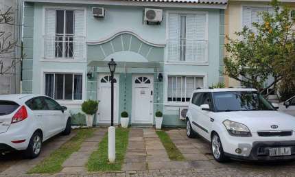Sobrado em condomínio, 2 quartos, suite americana, churrasqueira, 1 vaga - Bairro Cavalhada