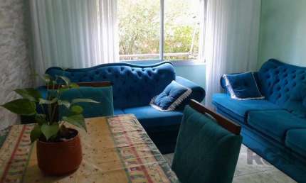 Apartamento todo reformado e mobiliado na Rua Taquary, com box rotativo