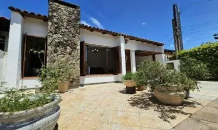 Casa Condominio para Venda - 110m², 3 dormitórios, sendo 1 suites, 1 vaga - Hípica