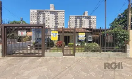 Casa com 4 quartos à venda na Rua Teotônia, --, Camaquã, Porto Alegre