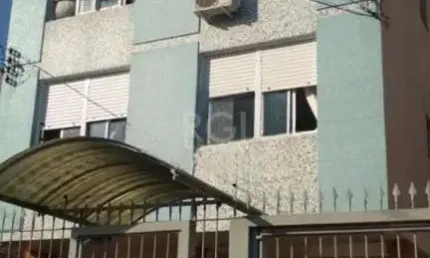 Apartamento de 2 dormitórios no bairro passo d´areia