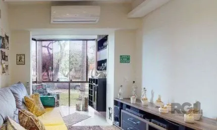 APARTAMENTO COM SACADA E VAGA NO PARTENON EM PORTO ALEGRE-RS