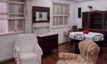 Apartamento no bairro Auxiliadora de 2 dormitórios ( 1 suíte)