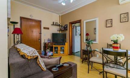 Apartamento 2 dormigtórios à venda Rua Teixeira de Freitas, Santo Antônio - Porto Alegre