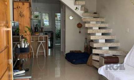 Casa em condomínio 69m² - 2 dormitórios suítes, 1 vaga no bairro Cavalhada