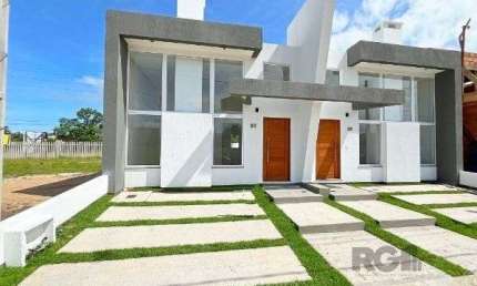 Casa Condominio em Porto Alegre, no bairro Hípica, com 3 dormitório(s), e 3 banheiros, à venda.