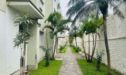 Apartamento em Porto Alegre, no bairro Cristal, com 2 dormitório(s), e 2 banheiros, à venda.
