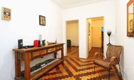 VENDA APARTAMENTO 3 DORMITORIOS, RUA RAMIRO BARCELOS, BAIRRO BOM FIM, AMPLO, DE FRENTE, SACADA EM FRENTE AO HOPSITAL DE CLÍNICAS