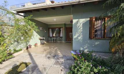 Casa com 3 quartos à venda na Rua Heitor Kramer, --, Guarujá, Porto Alegre