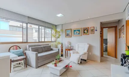 Apartamento com 1 dormitório e 1 vaga de garagem no Bairro Higienópolis
