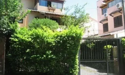 Casa para Venda - 170m², 3 dormitórios, sendo 1 suites, 2 vagas - Guarujá