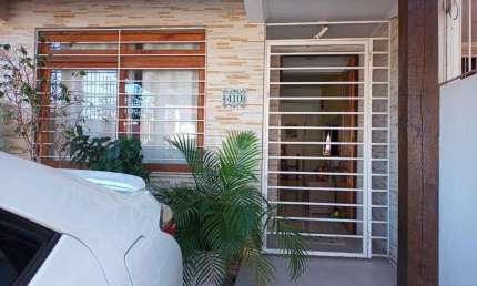 Casa para Venda - 131.92m², 2 dormitórios, sendo 2 suites, Guarujá