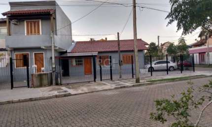 Casa com 5 quartos, 1 suíte, 4 vagas de garagem, no bairro Aberta dos Morras, Porto Alegre/RS