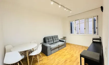 Apartamento 01 dormitório reformado Centro Porto Alegre
