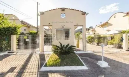Casa com 2 quartos à venda na Avenida Edgar Pires de Castro, --, Hípica, Porto Alegre