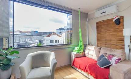 Apartamento Ensolarado com 80m² e Vaga Escriturada – bairro Santa Cecília