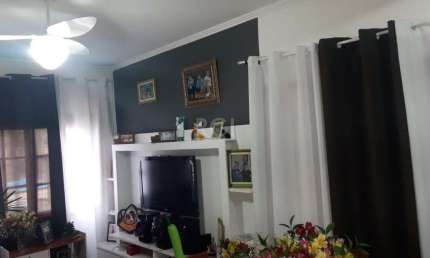 Casa em condomínio com 168,03m² com 3 dormitórios, 1 suíte, vagas de garagem, no bairro Serraria