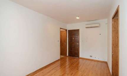 Vende-se apartamento com 2 quartos(1 suíte) e 68m² - Petrópolis