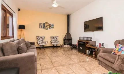 Casa para Venda - 168m², 3 dormitórios, sendo 1 suites, 3 vagas - Medianeira