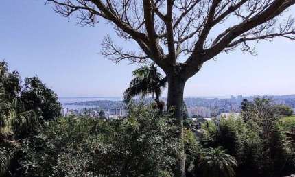 Casa com 4 quartos, suite, piscina, amplo terreno - Bairro Sétimo Céu