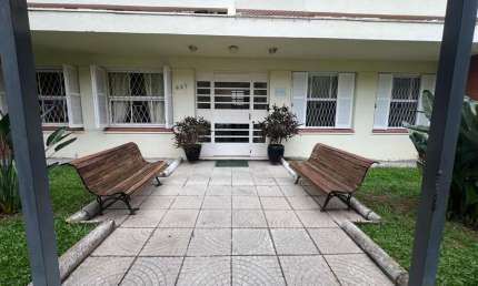 Apartamento 3 dormitórios, sacada em 107m2 no bairro Menino Deus
