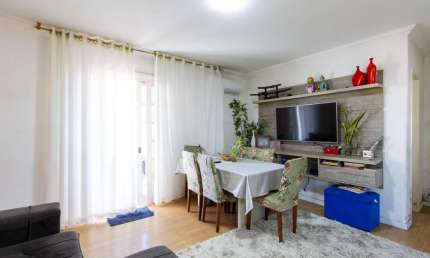 Apartamento com 88m², 2 dormitórios, 1 suíte, vaga coberta, no bairro Tristeza.