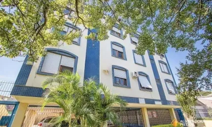 Apartamento com 03 dormitórios, 01 suíte, garagem de estacionamento por convenção