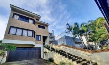 Linda casa a venda no Bairro Jardim Isabel com 4 dormitórios