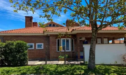 Casa com 3 quartos à venda na Rua Tancredo Neves, --, Centenário, Torres