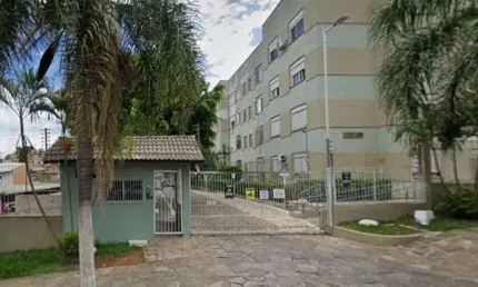 Excelente apto reformado 2 dormitórios com dependência de empregada