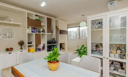 Vende-se apartamento com 3 quartos, suíte e churrasqueira – 103 m² - Petrópolis