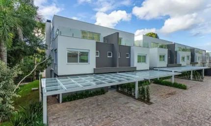 Casa em condomínio fechado com 3 quartos à venda na Rua Doutor Ney de Castilhos Ferreira, --, Pedra Redonda, Porto Alegre