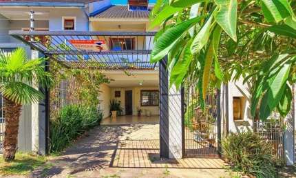 Casa com 4 quartos à venda na Rua Claudio da Silva Pinto, --, Espírito Santo, Porto Alegre