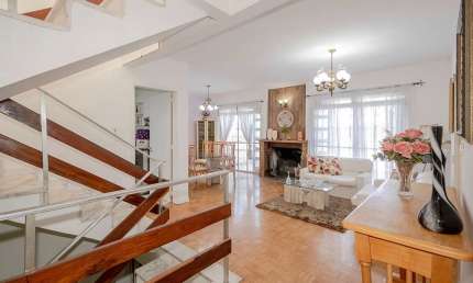 Casa com 3 quartos à venda na Rua Cláudio Manoel da Costa, --, Jardim Itu Sabará, Porto Alegre