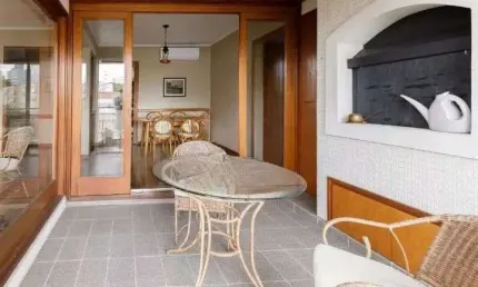 APARTAMENTO 02 DORMITÓRIOS COM CHURRASQUEIRA E GARAGEM