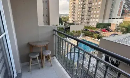 Apartamento com 2 dormitórios, 1 vaga, no bairro Camaquã, Porto Alegre, RS.