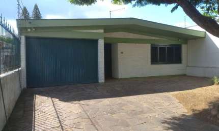 Casa à Venda no Sarandi com 3 Dormitórios, Suíte, 3 vagas Financiamento Bancário