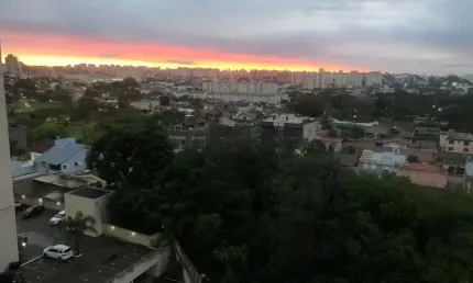 Apartamento com sacada e churrasqueira com 2 quartos e 52m² privativos no Bairro Sarandi, Porto Alegre.