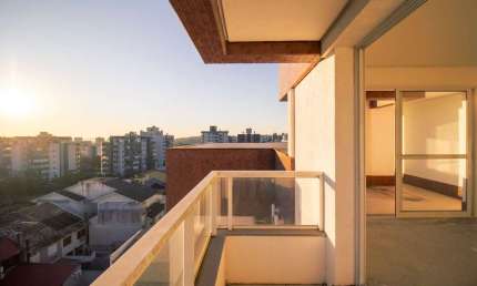 Cobertura de 166m² com 2 dormitórios no Bairro Tristeza