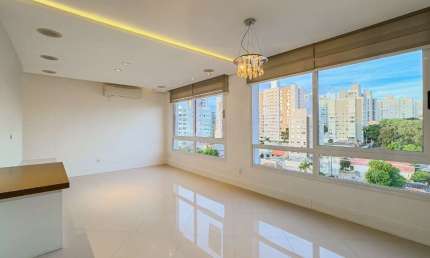 Apartamento com 3 quartos (1 suíte) e 2 vagas no Bairro Passo da Areia.
