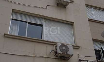 Apartamento com 2 dormitórios ,WC auxiliar, Semi - Mobiliado, Cidade Baixa.