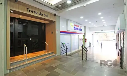 Apartamento de dois dormitórios e uma suíte no centro histórico de porto alegre