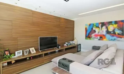 EXCELENTE OPORTUNIDADE! 120m2, 2 VAGAS, ANDAR ALTÍSSIMO COM VISTA PARA AEROPORTO! Apartamento 3 dormitórios (sendo 1 suíte)
